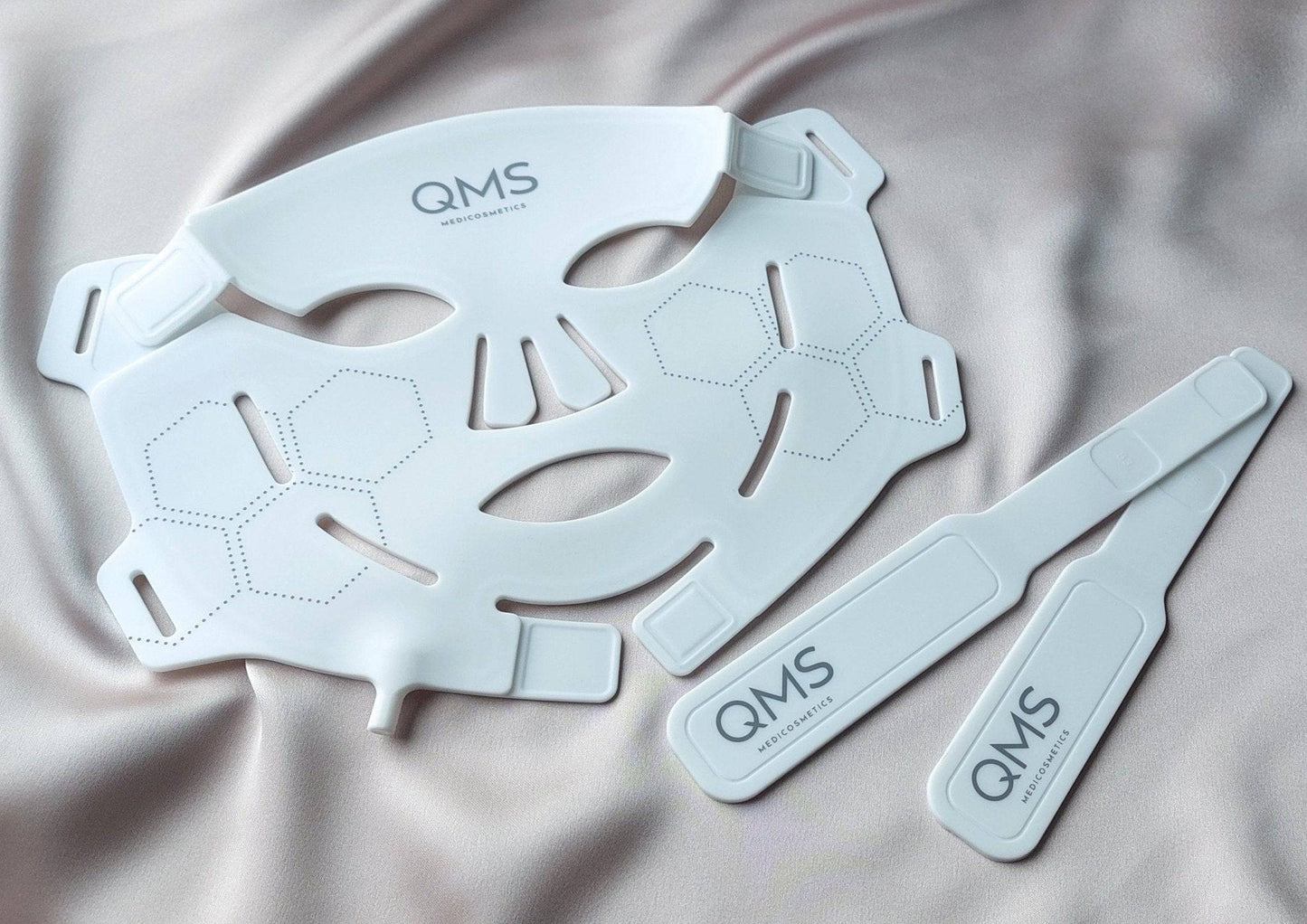 Derma Expert LED Light Treatment - QMS Medicosmetics